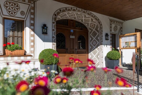 Mehr Licht und Barrierefreiheit - der neue Eingang des Hotels Laaxerhof