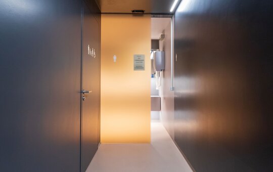 record BLS 80 – Touchless switch for automated doors