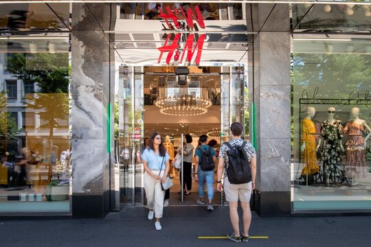 record FlowControl - Personenflusssteuerung im H&M Zürich Bahnhofstrasse