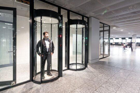 Security interlock Zurich Airport