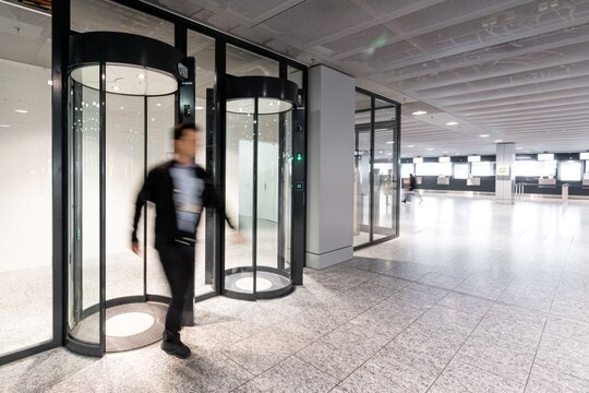 Security interlock Zurich Airport